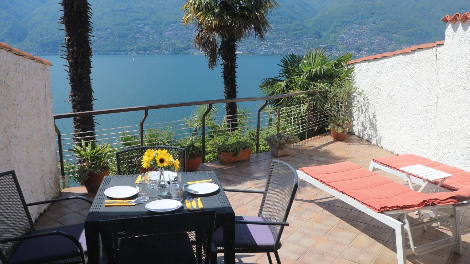 Casa Roccia Apartment Pino Lago Maggiore Bagian luar foto