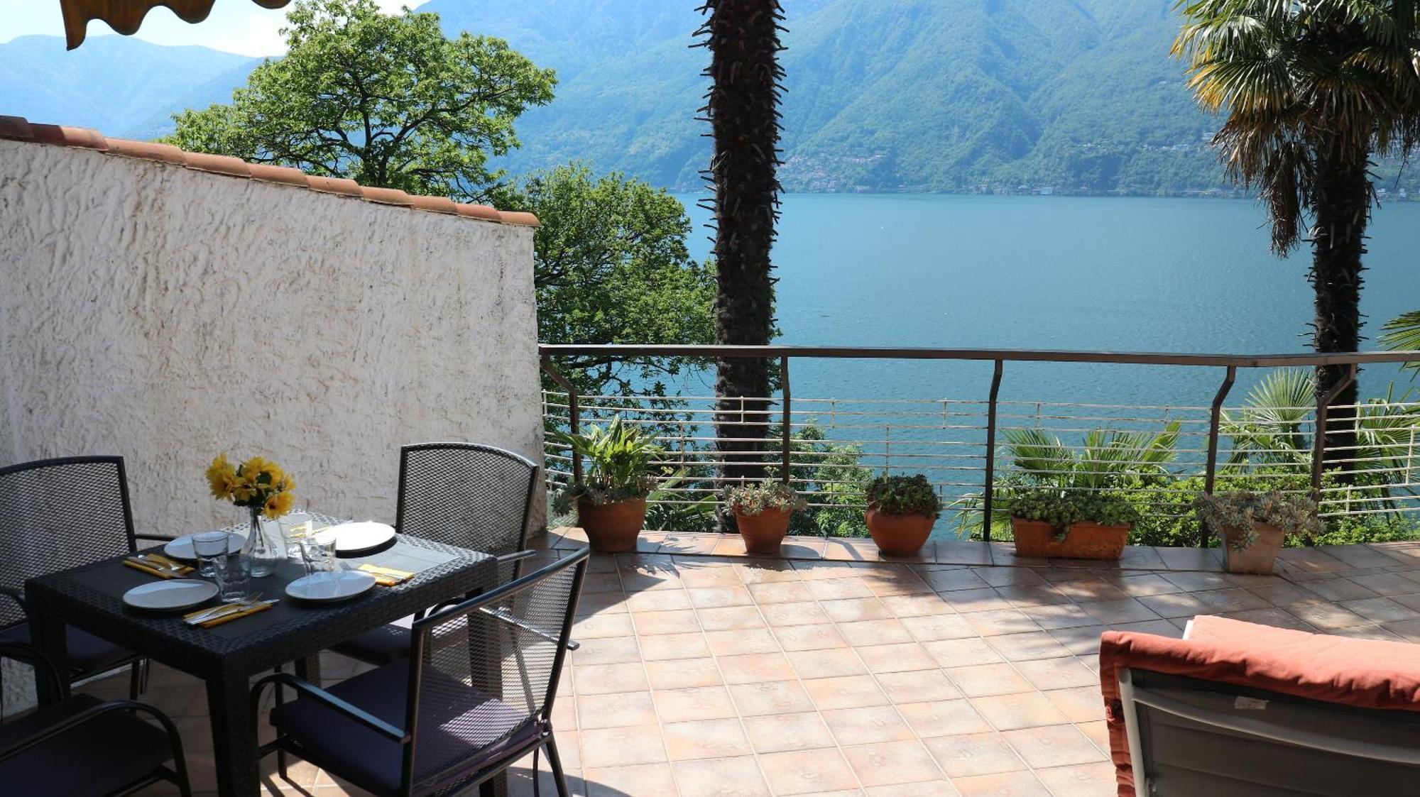 Casa Roccia Apartment Pino Lago Maggiore Bagian luar foto