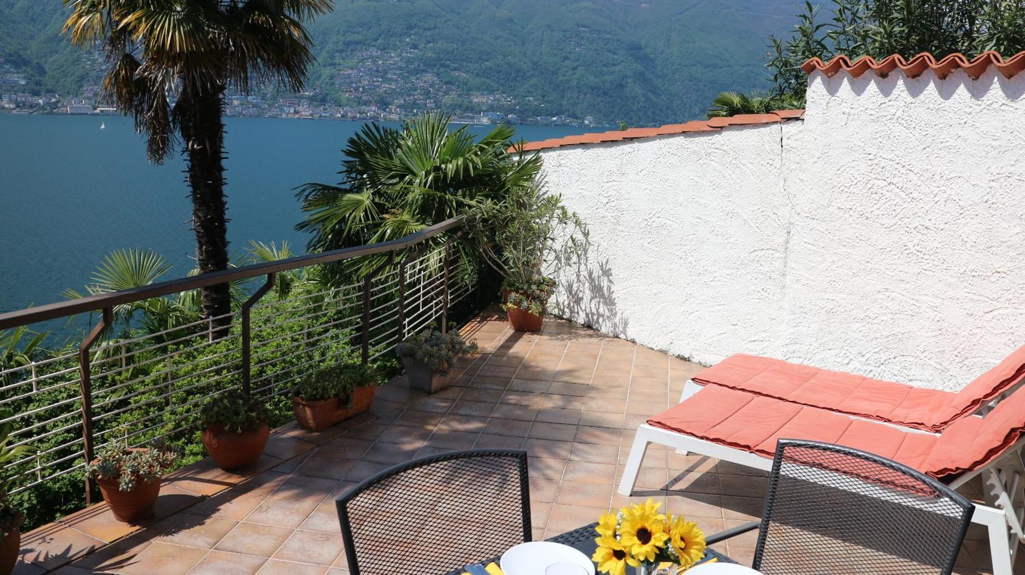 Casa Roccia Apartment Pino Lago Maggiore Bagian luar foto